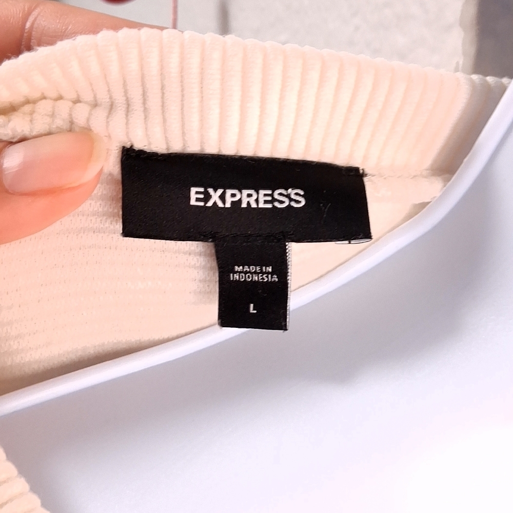 Express Cream Color Women Sweater, Size Large - Picture 13 of 14